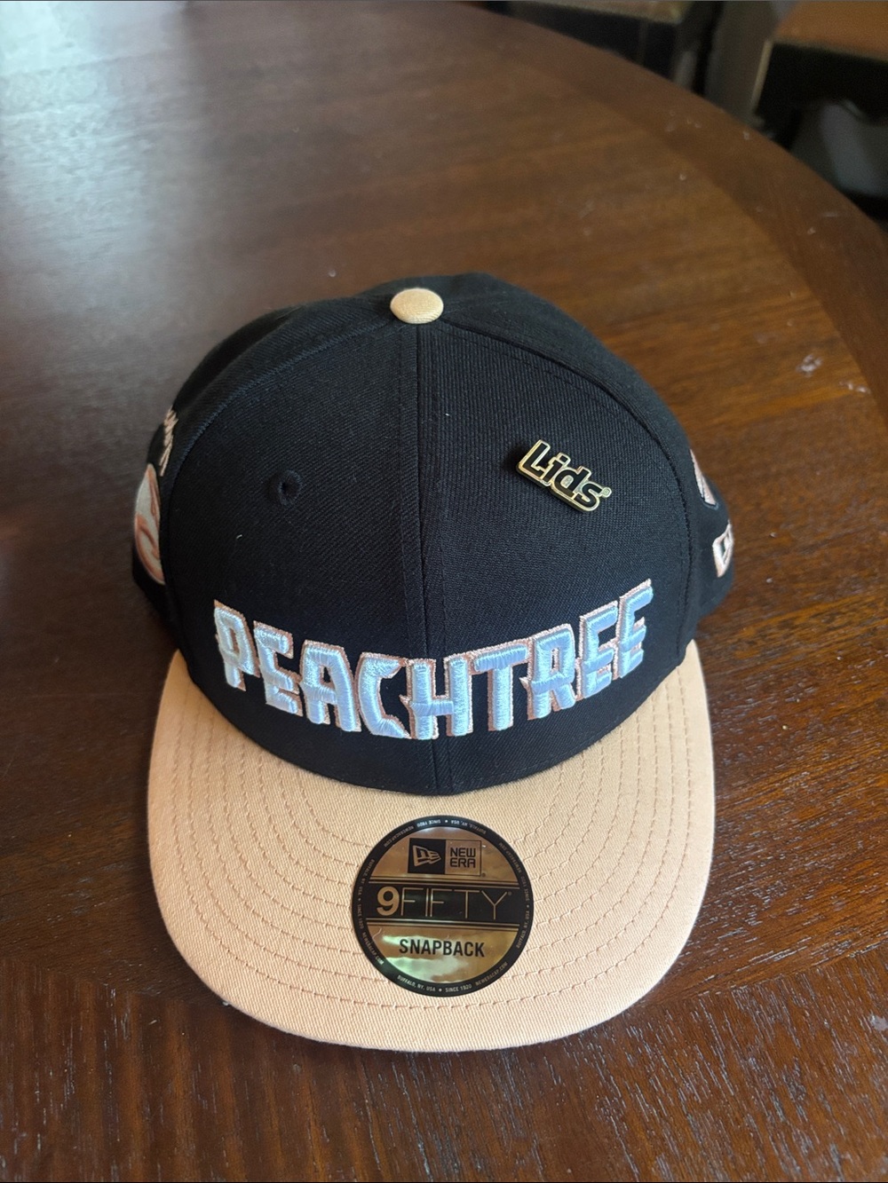 Lids Atlanta Hawks Peachtree Snapback Hat